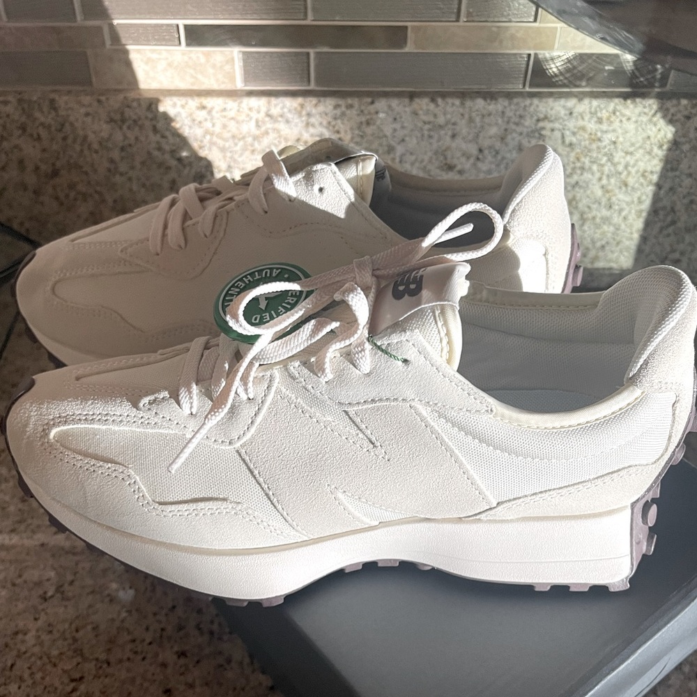 New Balance 327 sneakers